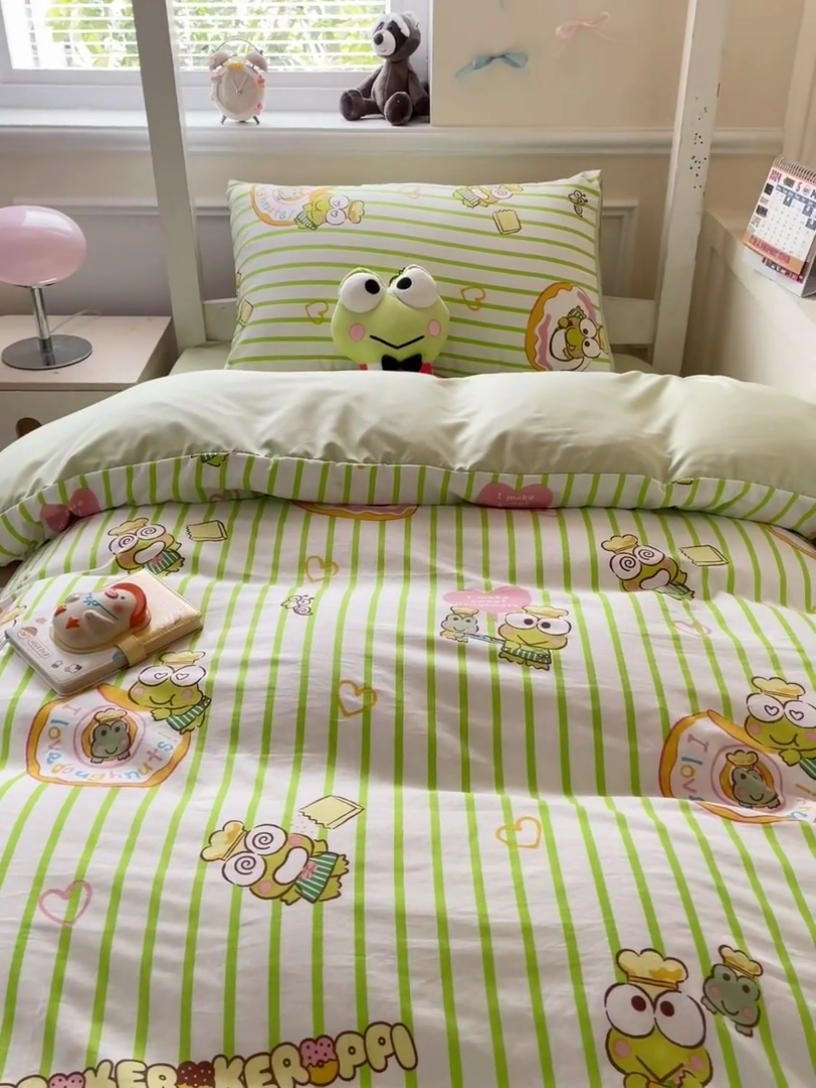 91家纺网 家纺一手货源 找家纺 贝扬思家纺 2025新款水洗棉三丽鸥简约系列四件套-宿舍床 甜甜圈大眼青蛙