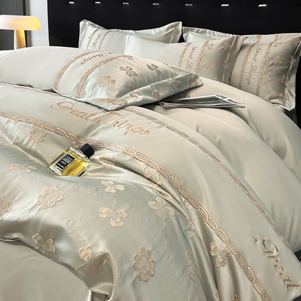 91家纺网 家纺一手货源 找家纺 金牛座家纺 2025新款金丝提花亲肤棉刺绣拼接四件套 幸运草-繁星蓝