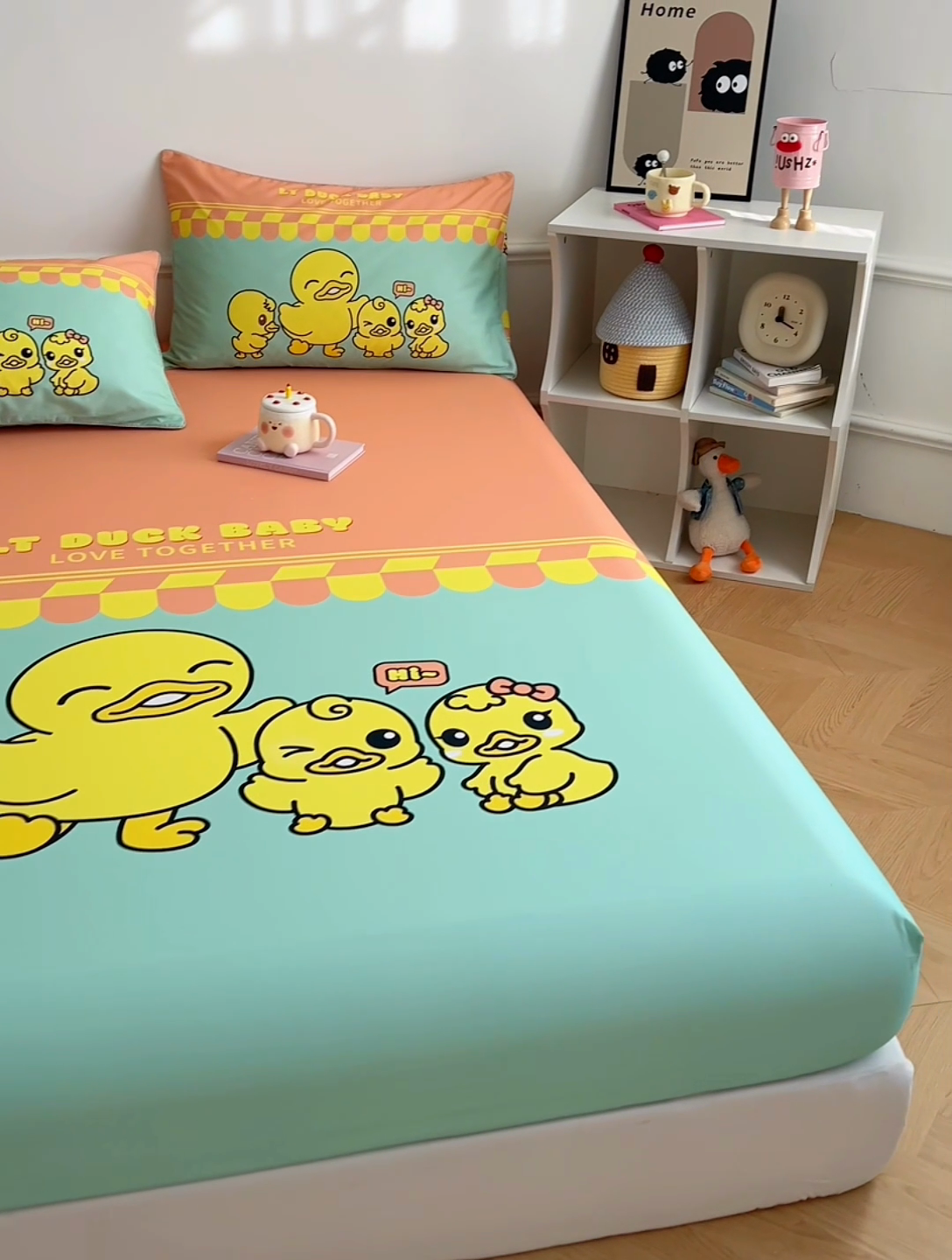 91家纺网 家纺一手货源 找家纺 梦舒羽 2025新款正版全棉床笠卡通床笠罩全包席梦思床垫保护罩 萌鸭一族-绿