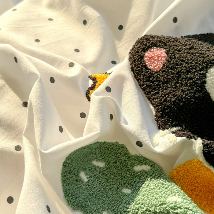 91家纺网 家纺一手货源 找家纺 上尚居 2025新款云朵棉卡通毛巾绣四件套 波点猫-米白