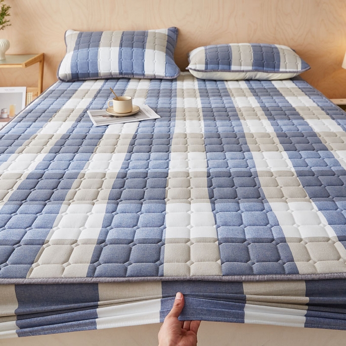 91家纺网 家纺一手货源 找家纺 暖季家纺 2025新款水洗棉夹棉床笠无印风棉花款 棉花床笠蓝大格