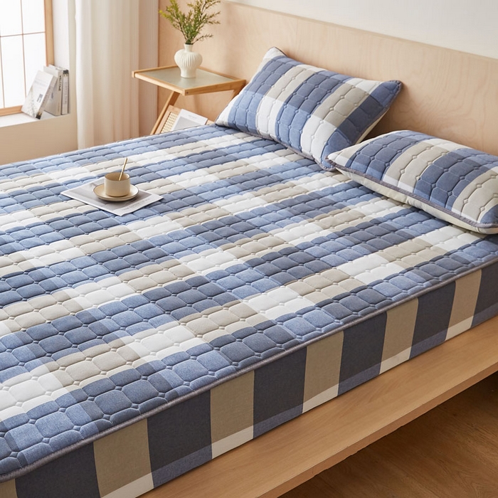 91家纺网 家纺一手货源 找家纺 暖季家纺 2025新款水洗棉夹棉床笠无印风棉花款 棉花床笠蓝大格