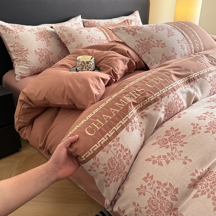 91家纺网 家纺一手货源 找家纺 （总）水云缦 2025新款全棉三层纱色织大提花四件套绣花拼接款