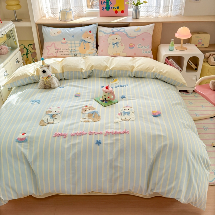 91家纺网 家纺一手货源 找家纺 优彩 2025新款全棉数码印花毛巾绣四件套 猫猫茶话会