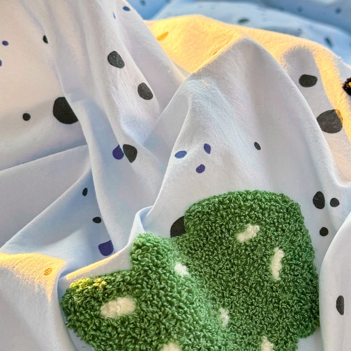 91家纺网 家纺一手货源 找家纺 上尚居 2025新款云朵棉卡通毛巾绣四件套 波点猫-蓝