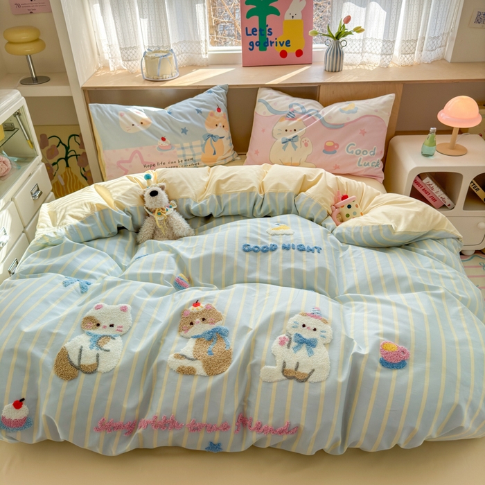 91家纺网 家纺一手货源 找家纺 优彩 2025新款全棉数码印花毛巾绣四件套 猫猫茶话会