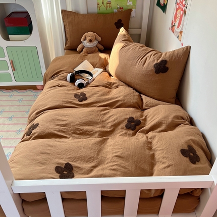 91家纺网 家纺一手货源 找家纺 （总）阿曼达 2025新款学生季单人床三件套热款超甜可爱酷美毛巾绣软糯糯可以裸睡的水洗m纯色格子纯色四件套