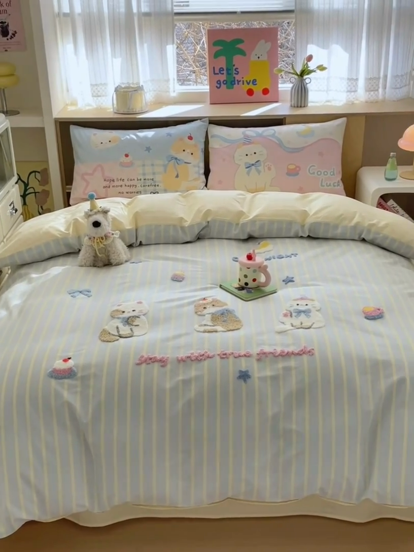 91家纺网 家纺一手货源 找家纺 优彩 2025新款全棉数码印花毛巾绣四件套 猫猫茶话会