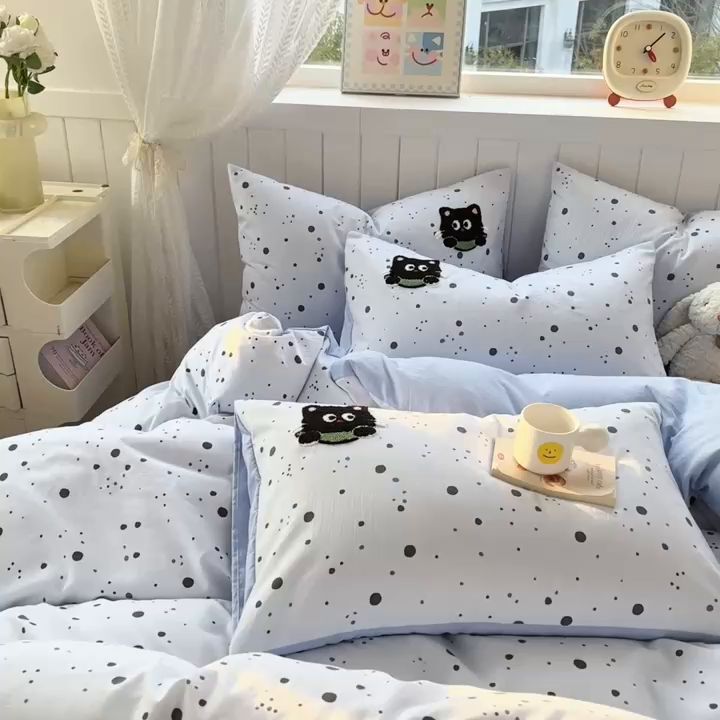 91家纺网 家纺一手货源 找家纺 上尚居 2025新款云朵棉卡通毛巾绣四件套 波点猫-蓝