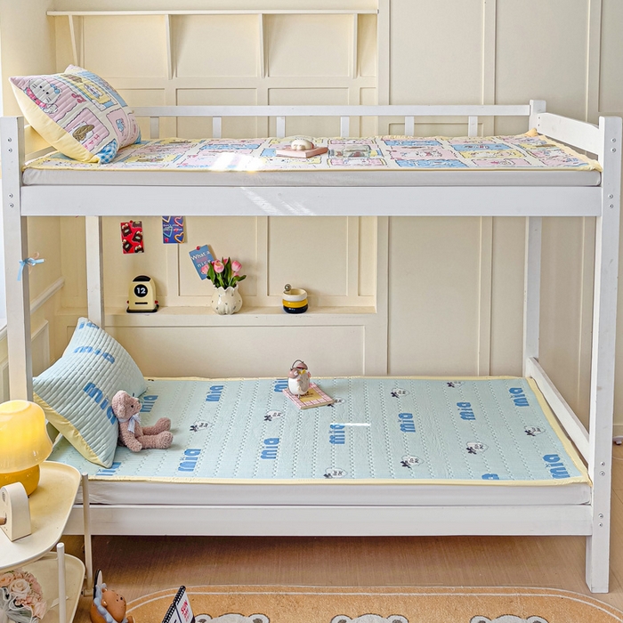 91家纺网 家纺一手货源 找家纺 罗亿家纺  2025新款宿舍款-水洗棉夹棉床盖 蓝莓梨子