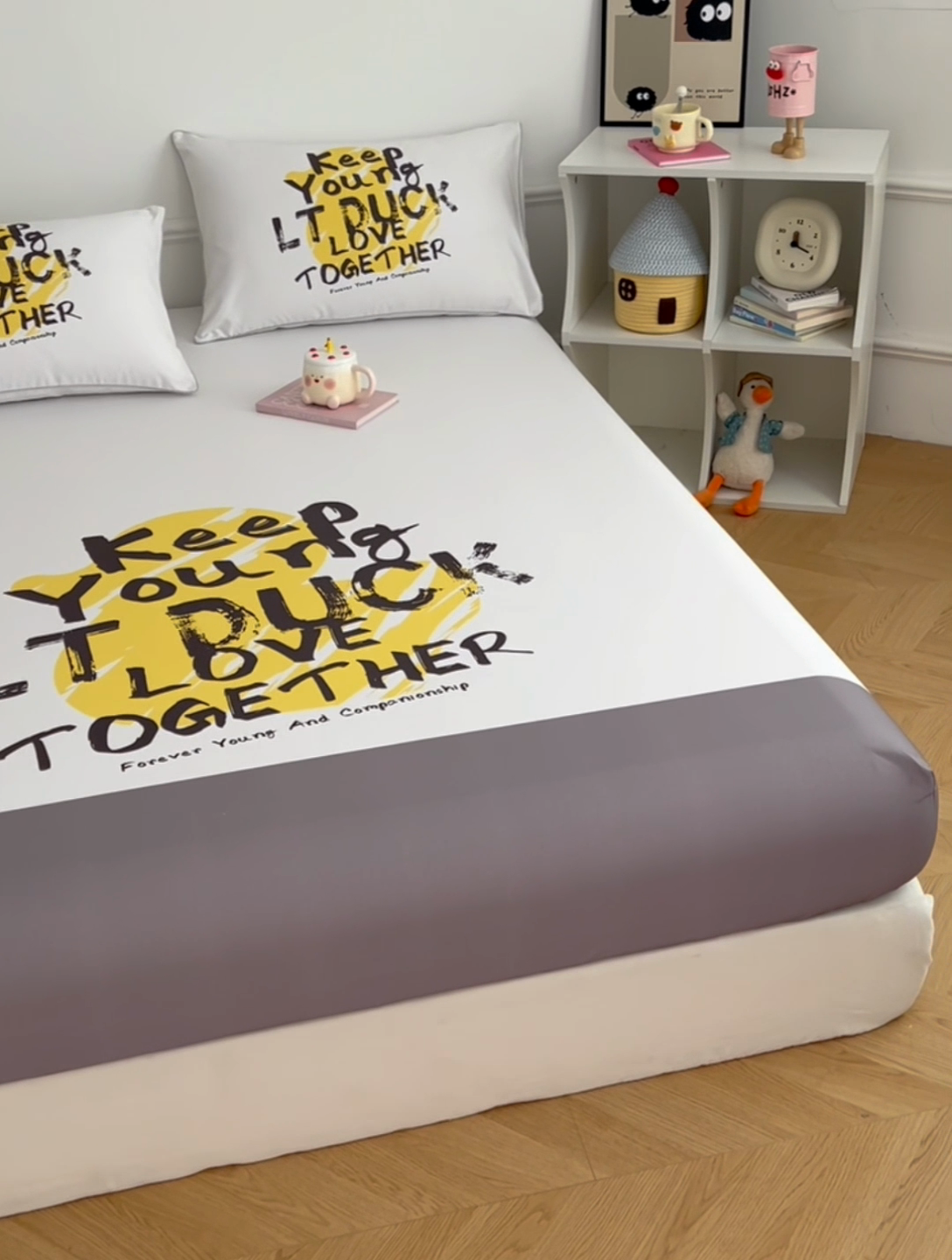 91家纺网 家纺一手货源 找家纺 梦舒羽 2025新款正版全棉床笠卡通床笠罩全包席梦思床垫保护罩 字母鸭