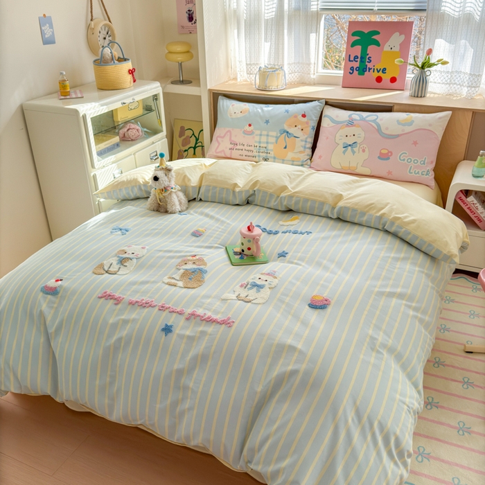 91家纺网 家纺一手货源 找家纺 优彩 2025新款全棉数码印花毛巾绣四件套 猫猫茶话会