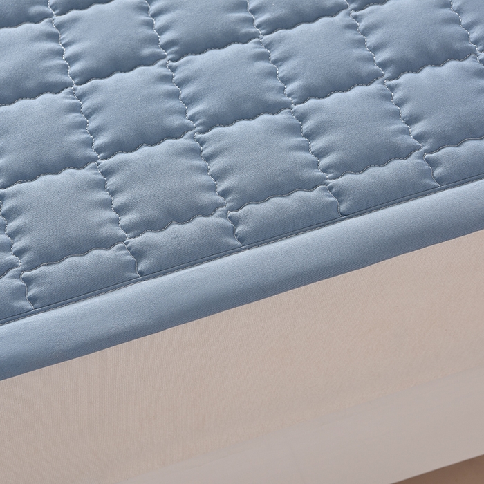 91家纺网 家纺一手货源 找家纺 艾兜坊  2025新款A类原棉床褥垫 莫兰迪-普鲁士蓝