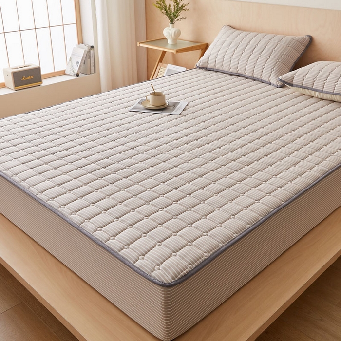 91家纺网 家纺一手货源 找家纺 暖季家纺 2025新款水洗棉夹棉床笠无印风棉花款 棉花床笠咖细条