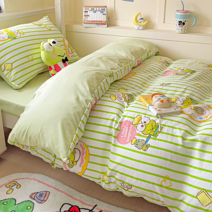 91家纺网 家纺一手货源 找家纺 贝扬思家纺 2025新款水洗棉三丽鸥简约系列四件套-宿舍床 甜甜圈大眼青蛙