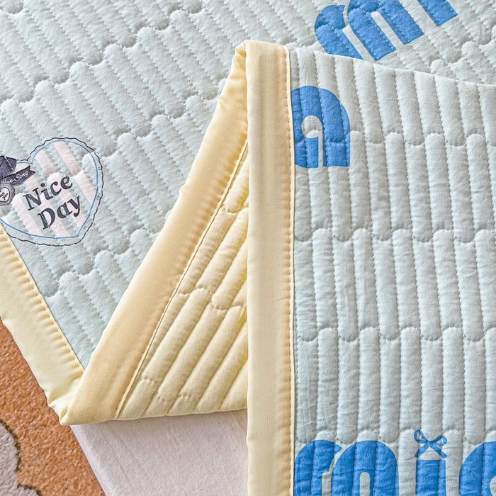 91家纺网 家纺一手货源 找家纺 罗亿家纺  2025新款宿舍款-水洗棉夹棉床盖 蓝莓梨子