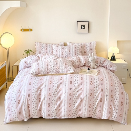 91家纺网 家纺一手货源 找家纺 禧缘家纺  2025新款全棉床笠四件套系列 花丛小熊