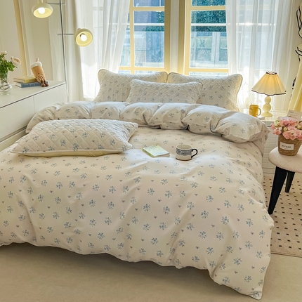 91家纺网 家纺一手货源 找家纺 禧缘家纺   2025新款全棉印花花边夹棉床裙式床笠四件套系列 蓝色花园