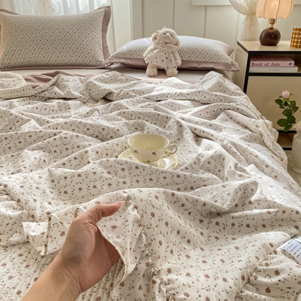 91家纺网 家纺一手货源 找家纺 （总）尊妙被业 2025新款针织棉花边夏被春秋被