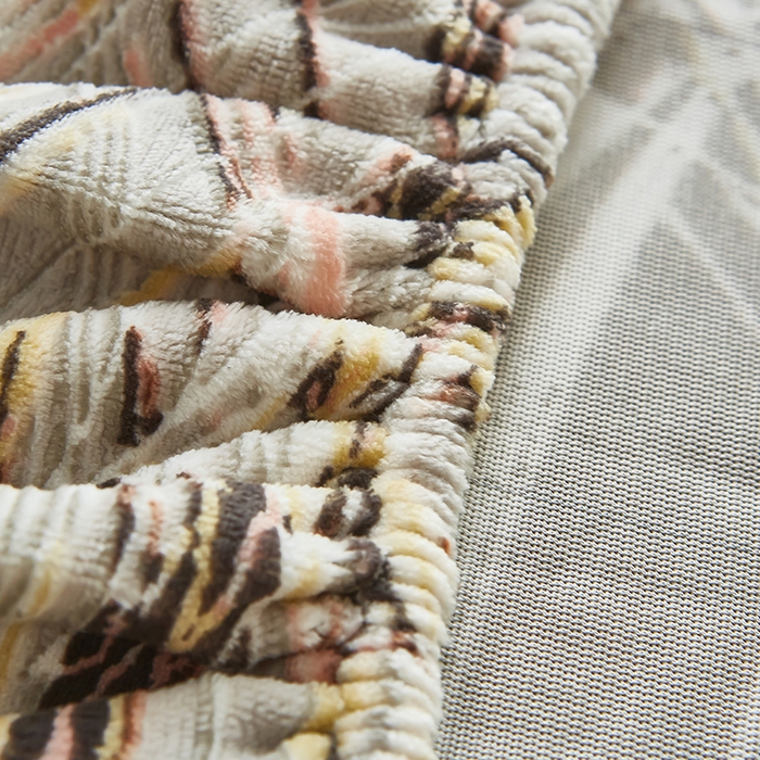 91家纺网 家纺一手货源 找家纺 买家秀 爆款不断货A类母婴级纯色雕花绒床笠牛奶绒床笠珊瑚绒床笠雪花绒床笠牛奶绒床罩珊瑚绒床罩床垫套 雕花绒红灰曲线