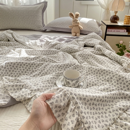 91家纺网 家纺一手货源 找家纺 （总）尊妙被业 2025新款针织棉花边夏被春秋被