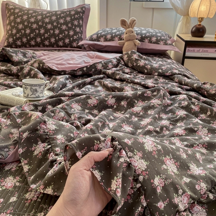 91家纺网 家纺一手货源 找家纺 （总）尊妙被业 2025新款针织棉花边夏被春秋被