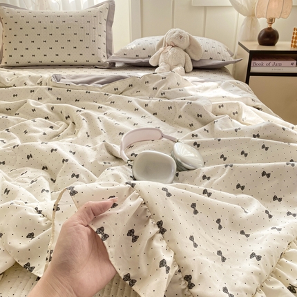 91家纺网 家纺一手货源 找家纺 （总）尊妙被业 2025新款针织棉花边夏被春秋被