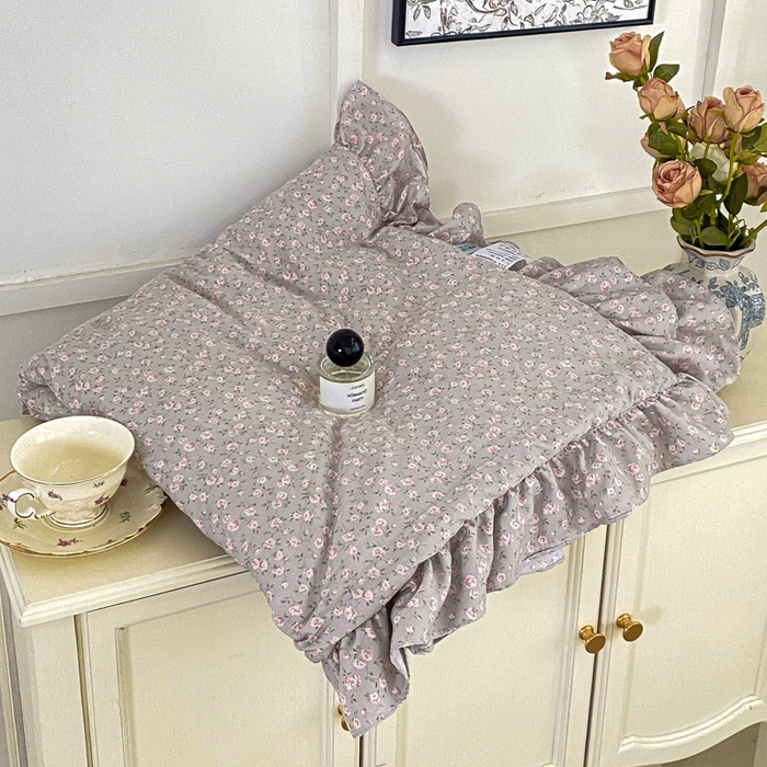 91家纺网 家纺一手货源 找家纺 尊妙被业 2025新款针织棉花边夏被春秋被 花间