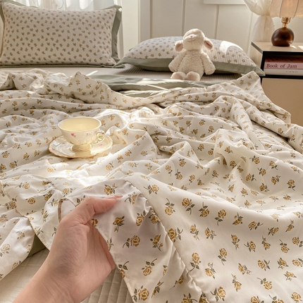 91家纺网 家纺一手货源 找家纺 （总）尊妙被业 2025新款针织棉花边夏被春秋被