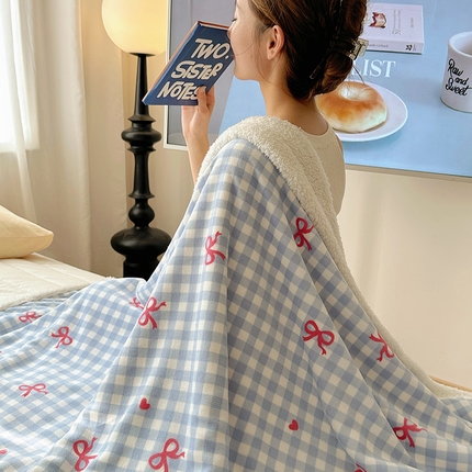 91家纺网 家纺一手货源 找家纺 （买家秀 爆款 不断货）A类母婴级婴童毯子牛奶绒毛毯牛奶绒毯子午睡毯珊瑚绒毛毯子羊羔绒毛毯羊羔绒毯子 蓝格少女心