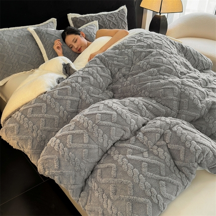 91家纺网 家纺一手货源 找家纺 （总）买家秀 爆款不断货A类羊羔绒被子被芯牛奶绒被子被芯春秋被秋冬被塔芙绒被子被芯雪花绒被子北极绒冬被