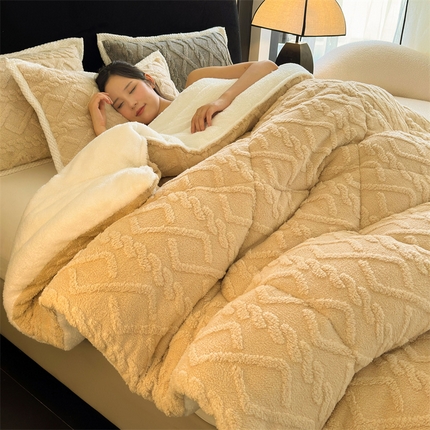 91家纺网 家纺一手货源 找家纺 买家秀 爆款不断货A类羊羔绒被子被芯牛奶绒被子被芯春秋被秋冬被塔芙绒被子被芯雪花绒被子北极绒冬被 AB版-卡其色