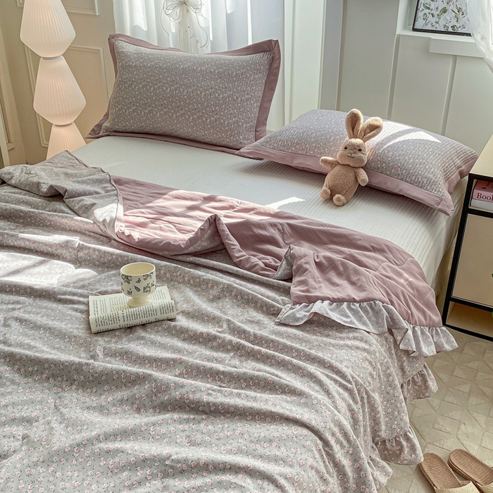 91家纺网 家纺一手货源 找家纺 尊妙被业 2025新款针织棉花边夏被春秋被 花间