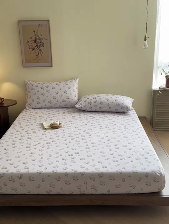 91家纺网 家纺一手货源 找家纺 寻米 2025新款A类全棉双层纱印花单床笠 小苍兰