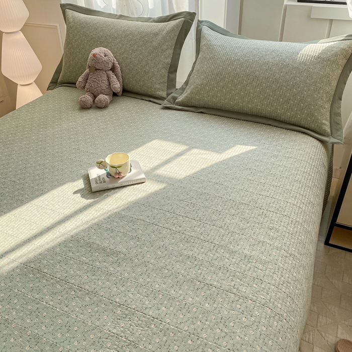 91家纺网 家纺一手货源 找家纺 尊妙被业 2025新款针织棉直边床盖三件套 茶里