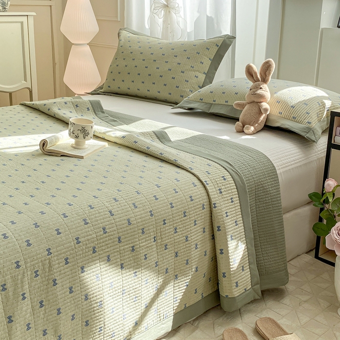 91家纺网 家纺一手货源 找家纺 尊妙被业 2025新款针织棉直边床盖三件套 搁浅