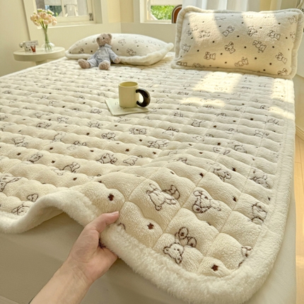 91家纺网 家纺一手货源 找家纺 （买家秀 爆款花色不断货）A类母婴级牛奶绒床垫子雪花绒床垫子牛奶绒雪花绒床护垫子牛奶绒床褥子-大床款 小熊宝贝