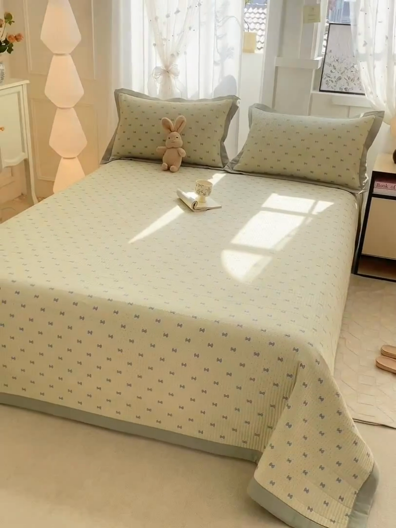 91家纺网 家纺一手货源 找家纺 尊妙被业 2025新款针织棉直边床盖三件套 搁浅