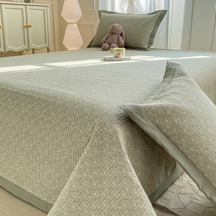 91家纺网 家纺一手货源 找家纺 尊妙被业 2025新款针织棉直边床盖三件套 茶里