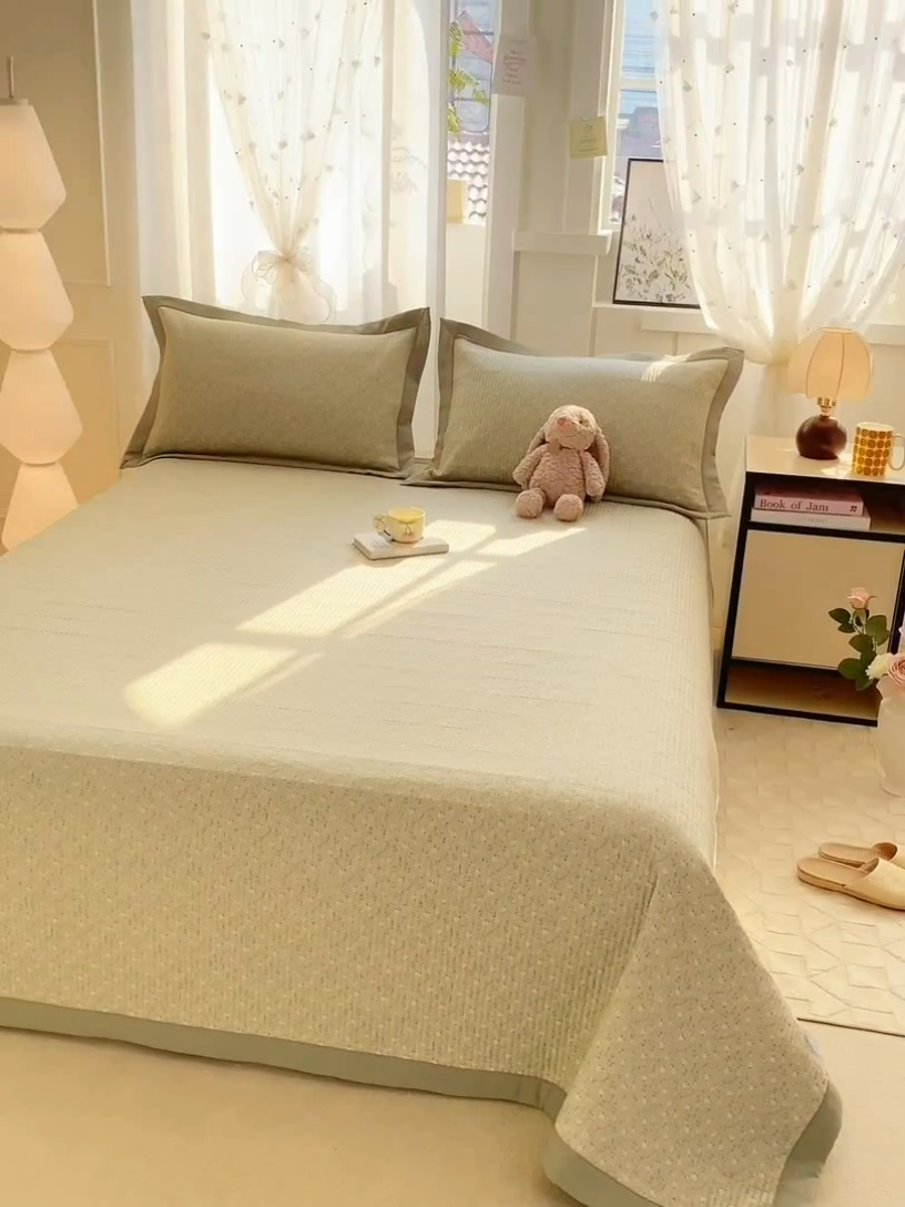 91家纺网 家纺一手货源 找家纺 尊妙被业 2025新款针织棉直边床盖三件套 茶里