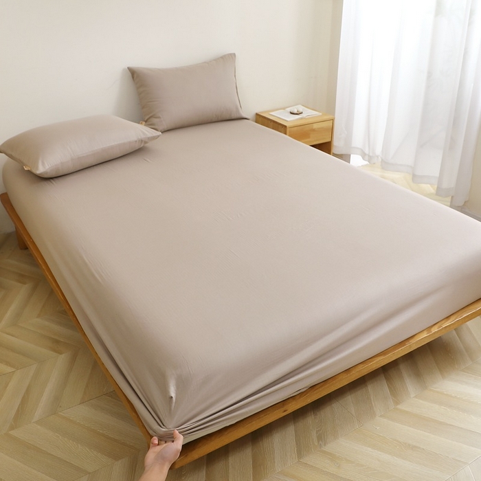 91家纺网 家纺一手货源 找家纺 晶缦家纺 2025新款纯棉纯色全棉双层纱系列单床笠 觅琳-浅卡其