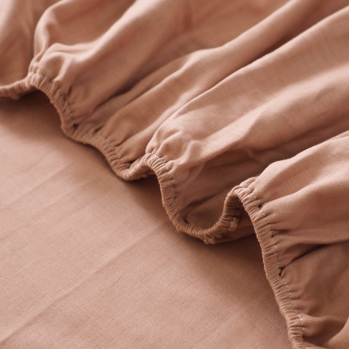 91家纺网 家纺一手货源 找家纺 晶缦家纺 2025新款纯棉纯色全棉双层纱系列单床笠 觅琳-赭石棕