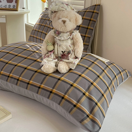 91家纺网 家纺一手货源 找家纺 （总）芷凡家纺 2025新款水洗棉印花纯色格子条纹单枕套