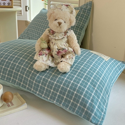 91家纺网 家纺一手货源 找家纺 （总）芷凡家纺 2025新款水洗棉印花纯色格子条纹单枕套