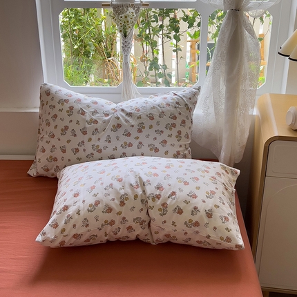 91家纺网 家纺一手货源 找家纺 （总）芷凡家纺 2025新款水洗棉印花纯色格子条纹单枕套