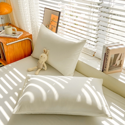 91家纺网 家纺一手货源 找家纺 （总）芷凡家纺 2025新款水洗棉印花纯色格子条纹单枕套