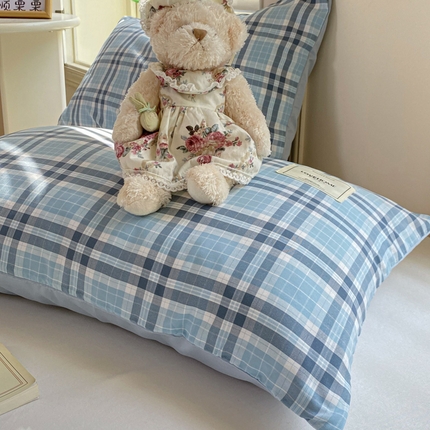 91家纺网 家纺一手货源 找家纺 （总）芷凡家纺 2025新款水洗棉印花纯色格子条纹单枕套