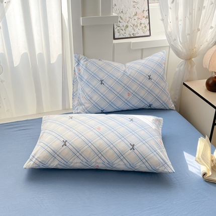 91家纺网 家纺一手货源 找家纺 （总）芷凡家纺 2025新款水洗棉印花纯色格子条纹单枕套