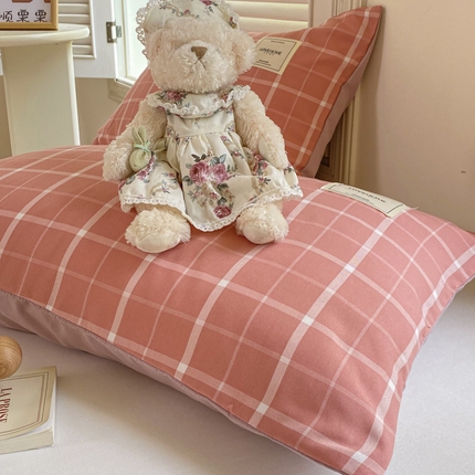 91家纺网 家纺一手货源 找家纺 （总）芷凡家纺 2025新款水洗棉印花纯色格子条纹单枕套