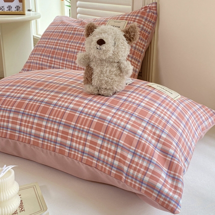 91家纺网 家纺一手货源 找家纺 （总）芷凡家纺 2025新款水洗棉印花纯色格子条纹单枕套